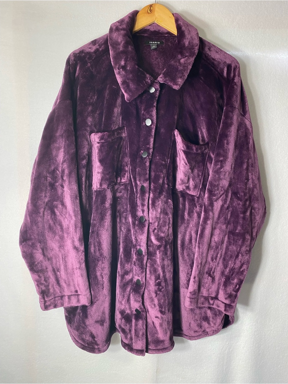 Torrid Women’s Super Soft Fuzzy Snap Front Shacket Purple Pockets Size 3